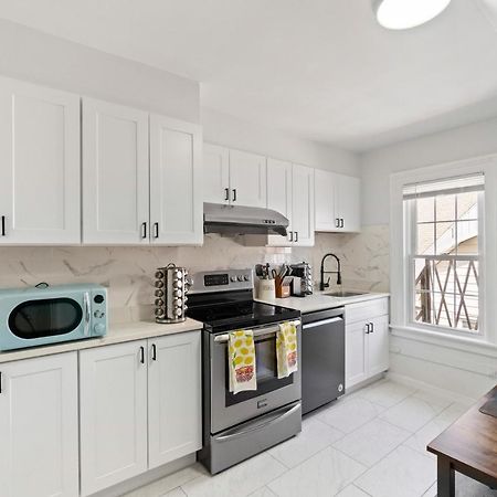 Appartamento Cozy Gem In The Heart Of East Rock With Free Parking Near Yale And Dt New Haven Esterno foto