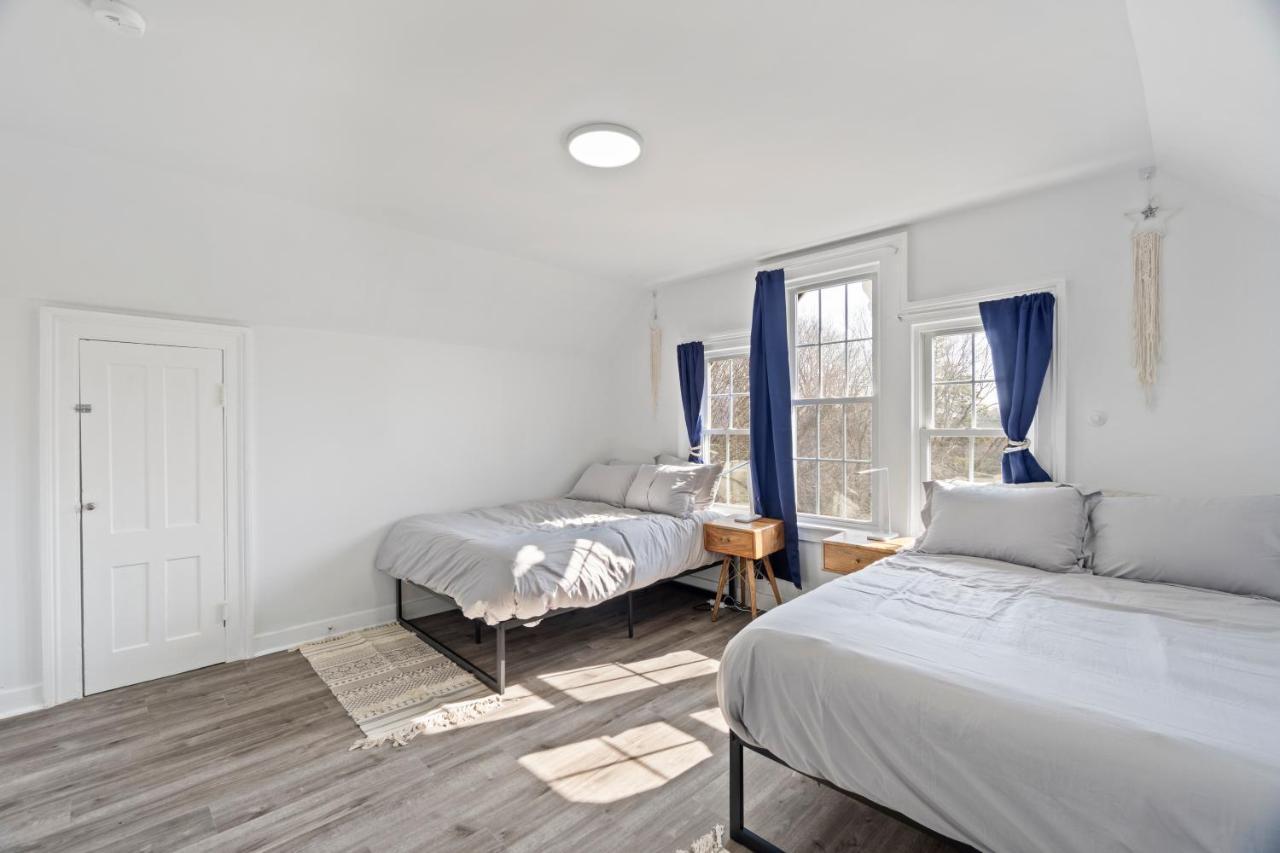 Appartamento Cozy Gem In The Heart Of East Rock With Free Parking Near Yale And Dt New Haven Esterno foto